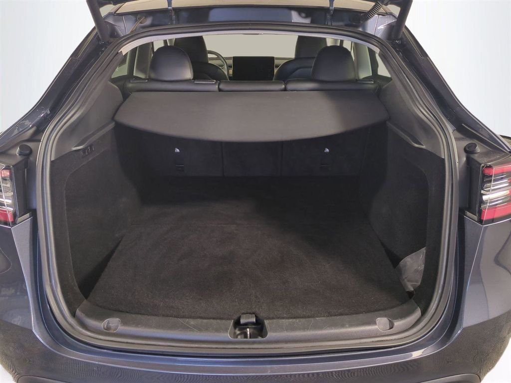 2023 Tesla Model Y Long Range - Photo 14