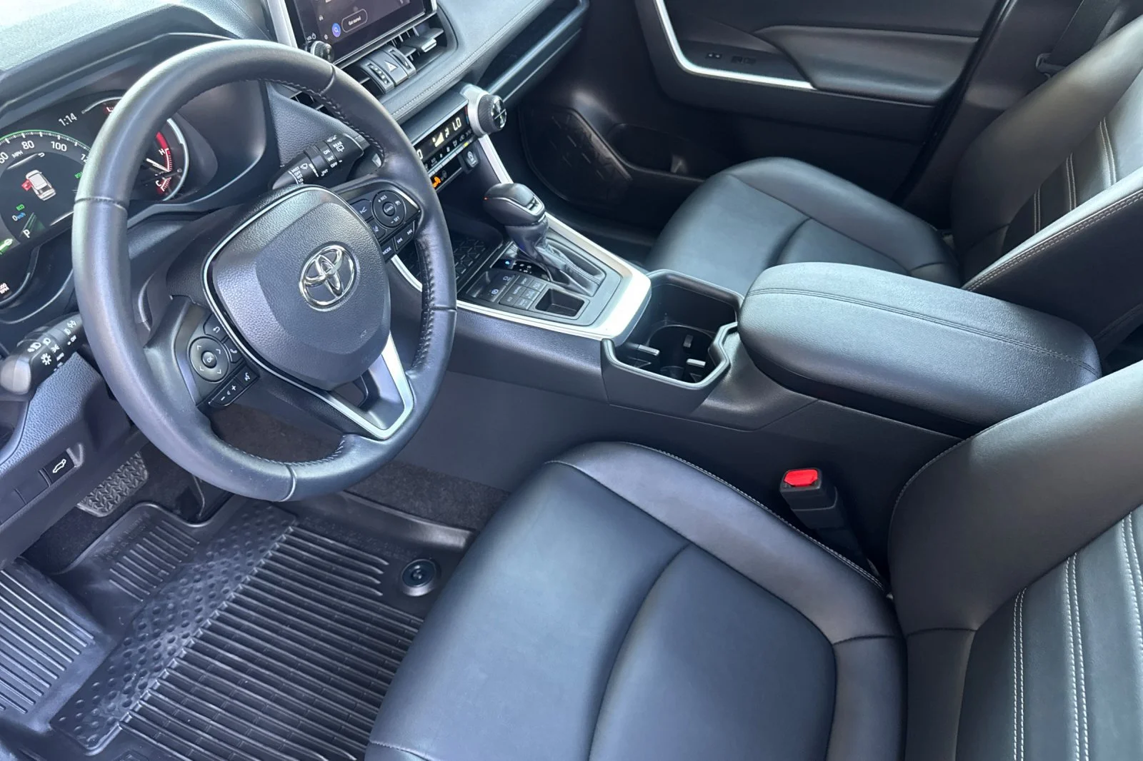 Used 2025 Beige Toyota XLE Premium image 11