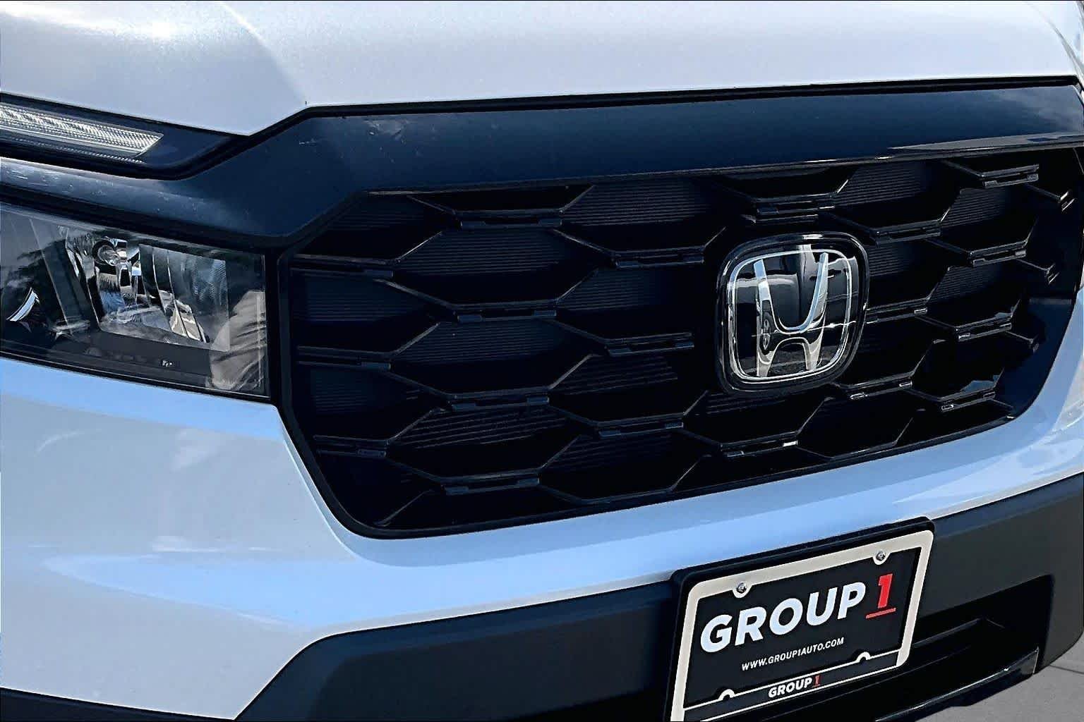 Certified Used 2023 Platinum White Pearl Honda AWD ELITE image 32