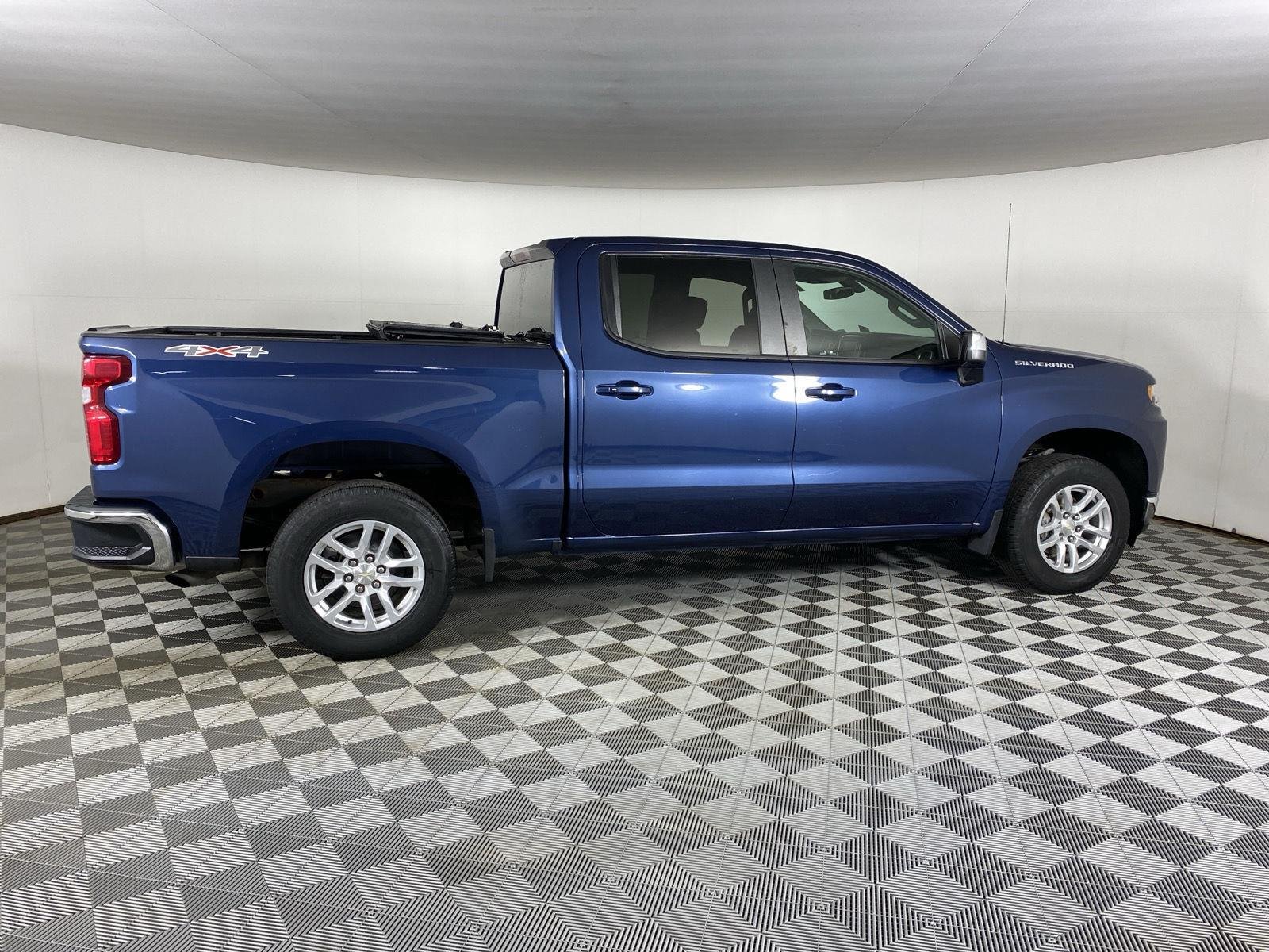 Used 2019 Northsky Blue Metallic Chevrolet LT image 8