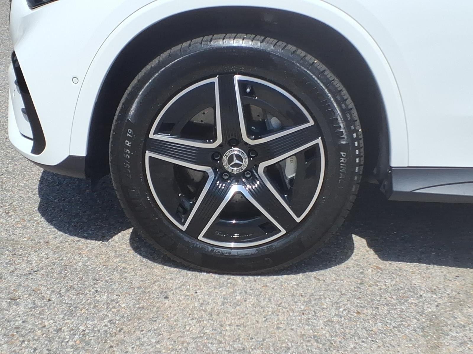 Certified Used 2025 Polar White Mercedes-Benz GLC 300 image 10