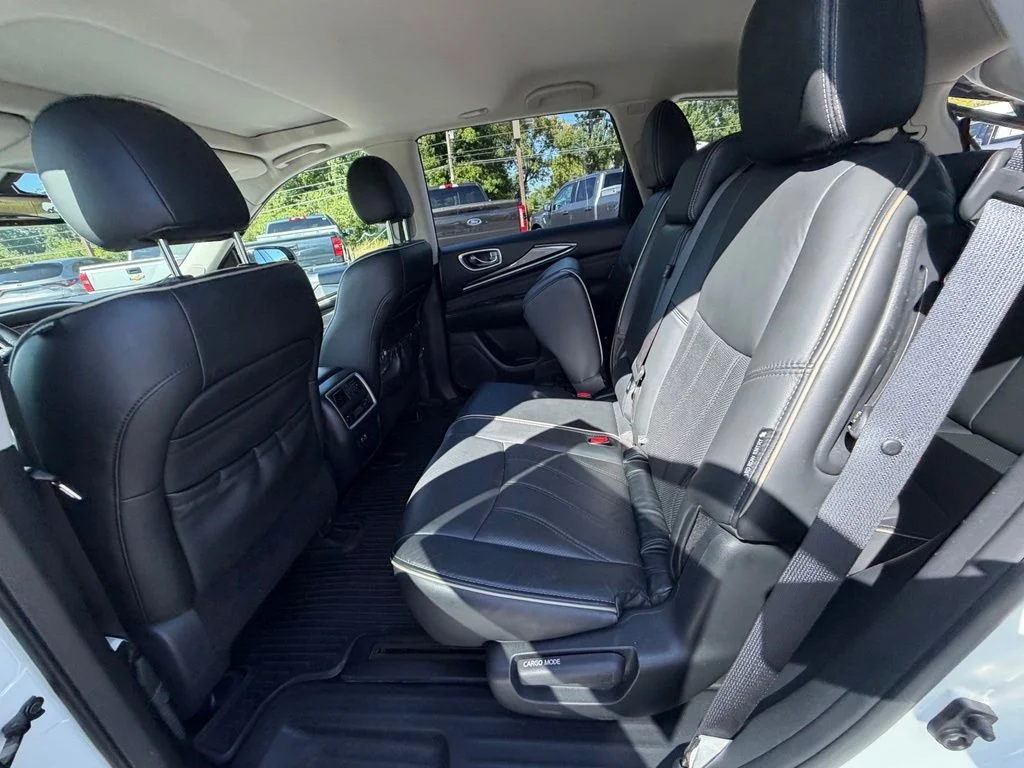 Used 2019 White INFINITI LUXE image 55