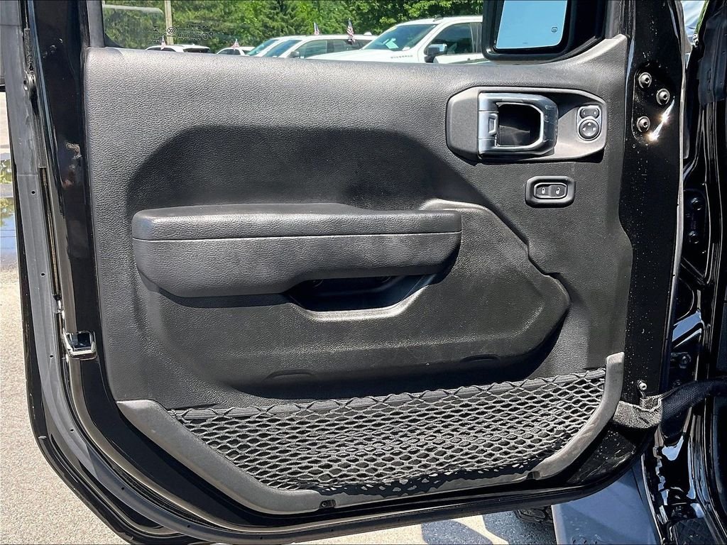 Used 2022 Black Jeep Sport image 7