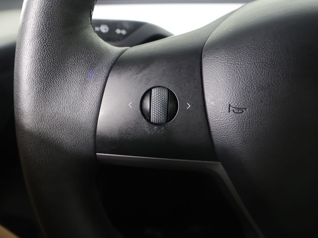 Used 2022 White Tesla Long Range image 37