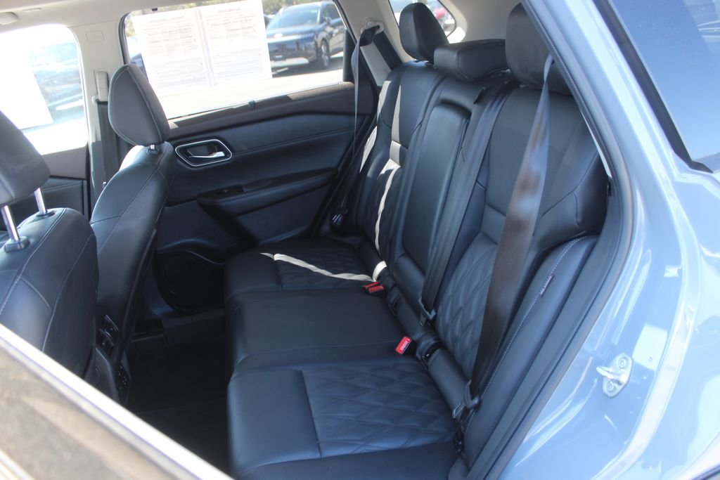 Used 2023 Gray Nissan Platinum image 16