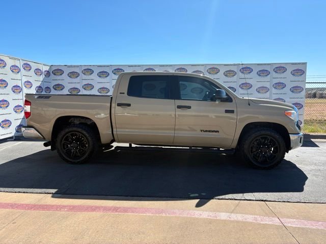 2017 Toyota Tundra SR5 CrewMax 5.7L FFV