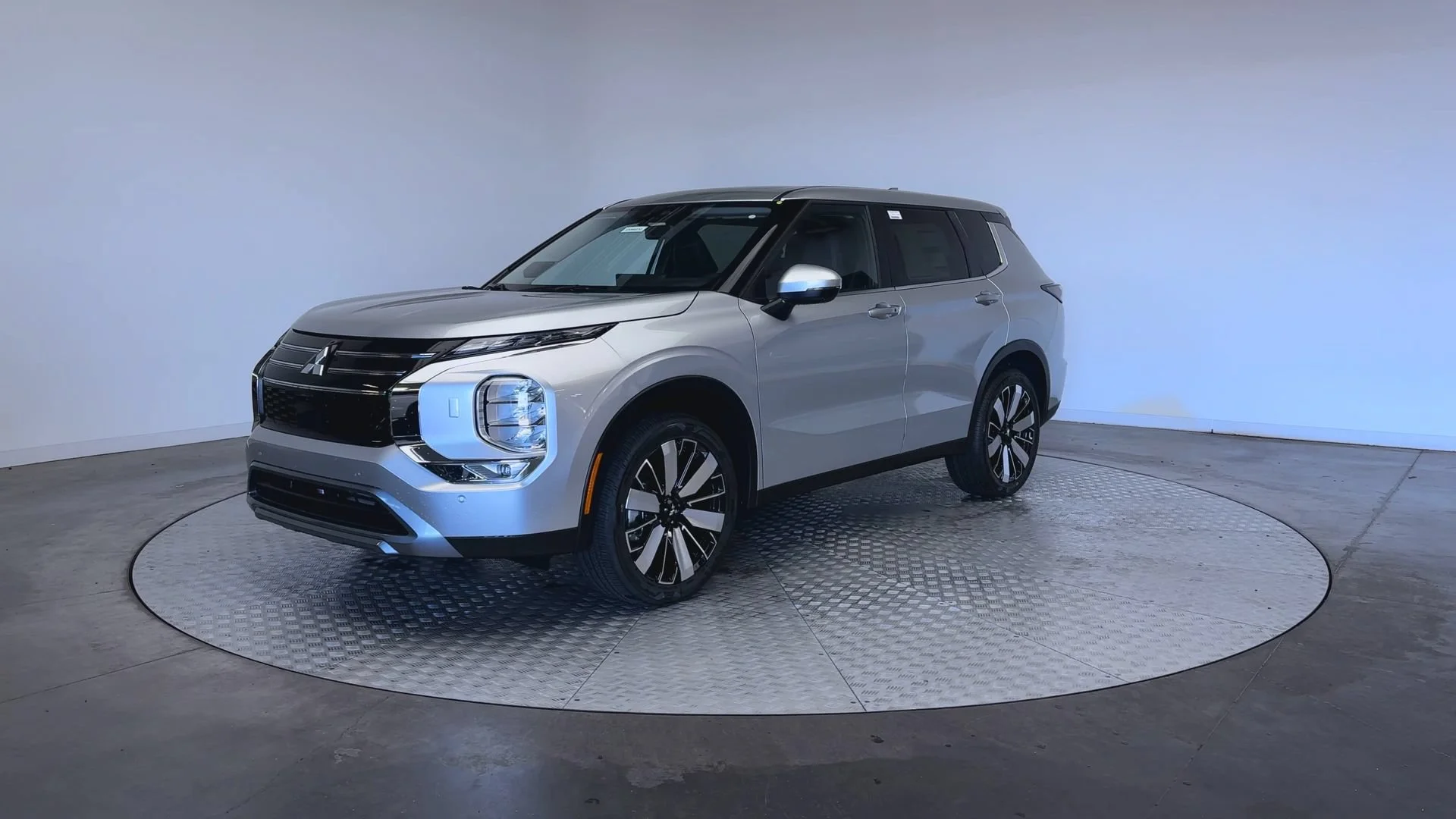 New 2026 Alloy Silver Metallic Mitsubishi SE image 4