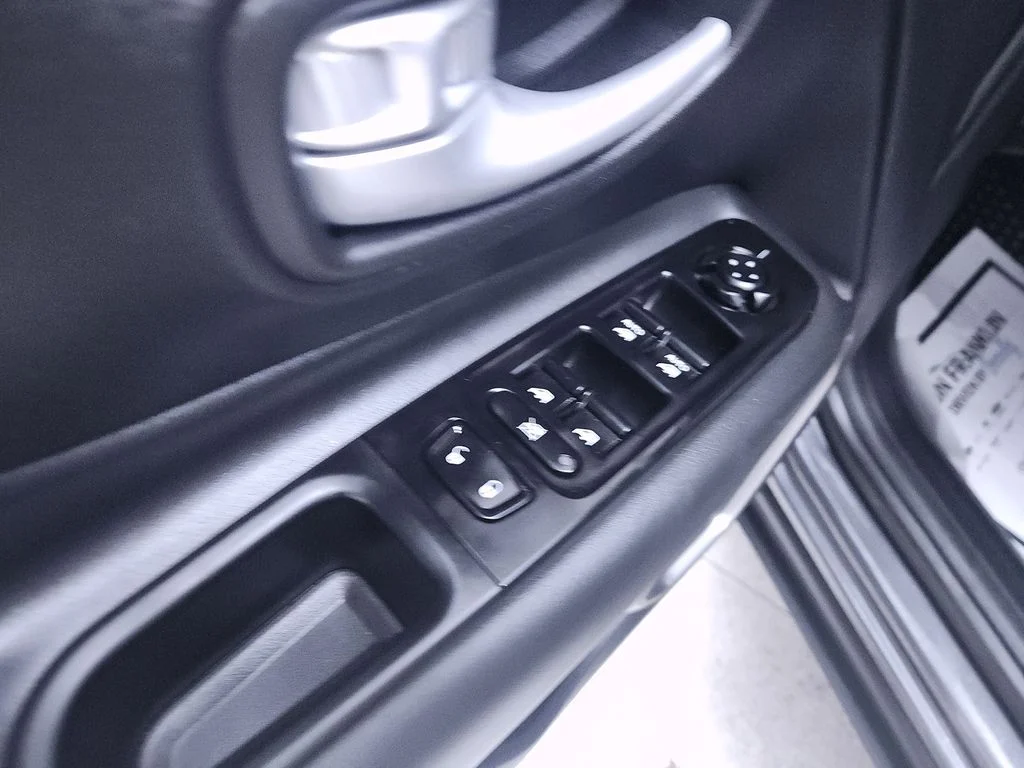 Used 2023 Gray Jeep Limited image 13