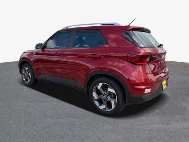 Used 2024 Red Hyundai SEL image 2