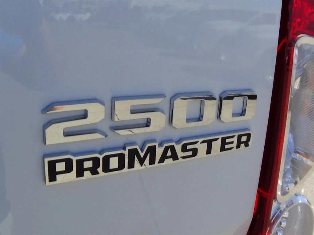 Used 2025 Bright White Clear Coat (pw7) RAM Tradesman 2500 image 9