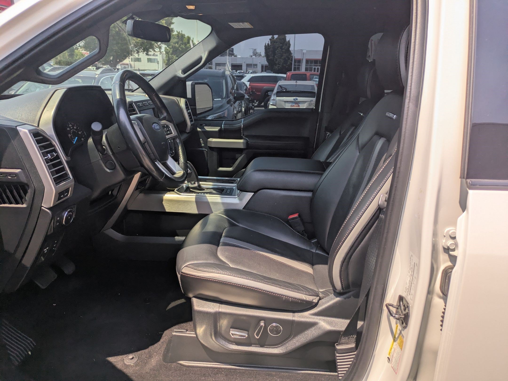 Used 2019 White Platinum Clearcoat Metallic Ford Platinum image 15