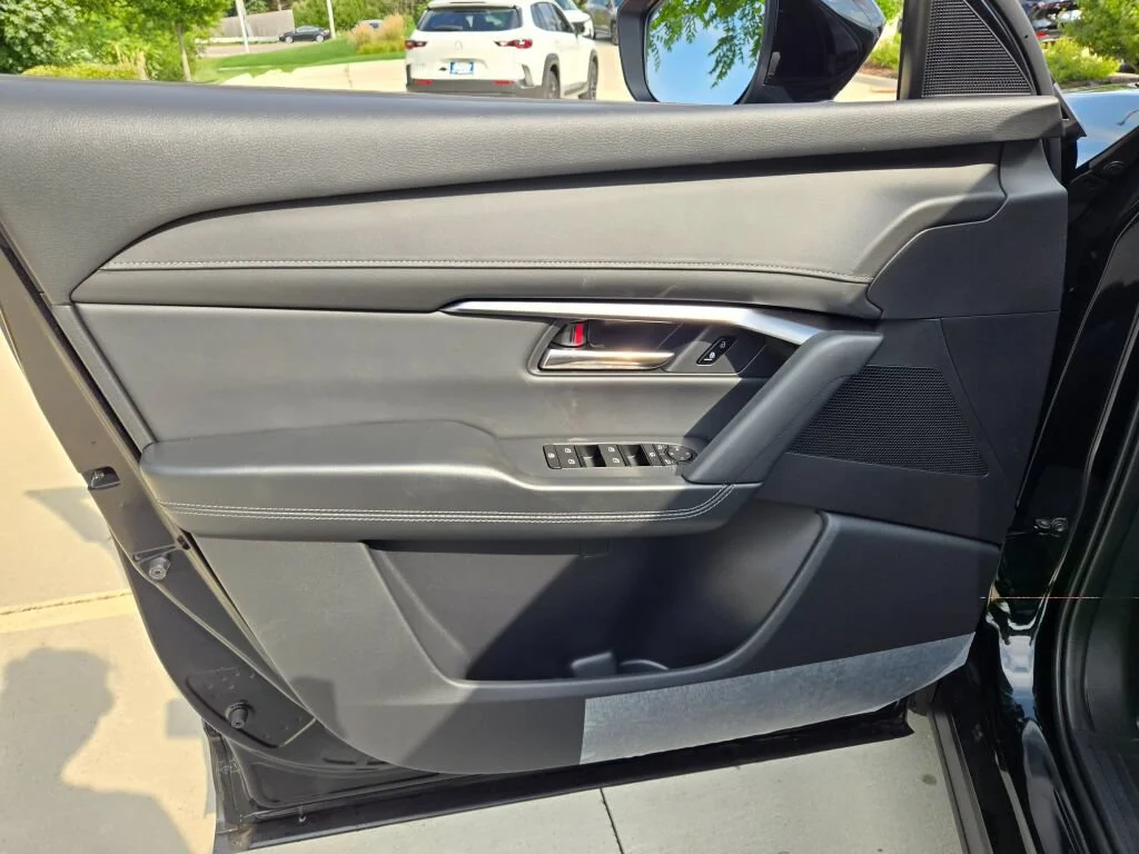 New 2026 Jet Black Mica Mazda 2.5 S Select AWD image 17