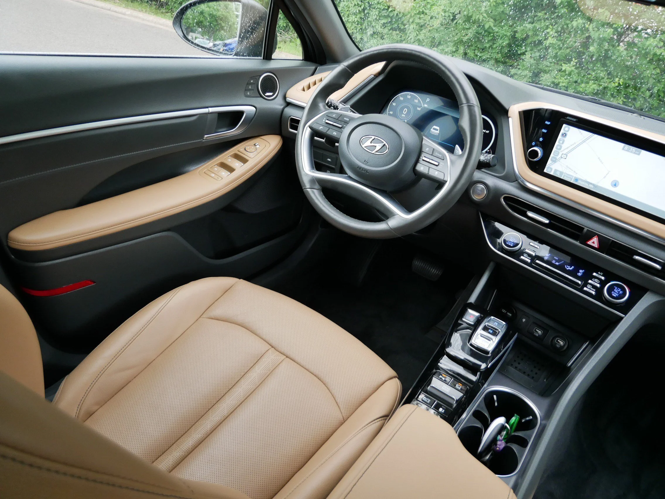 Used 2021 Phantom Black Hyundai Limited image 9