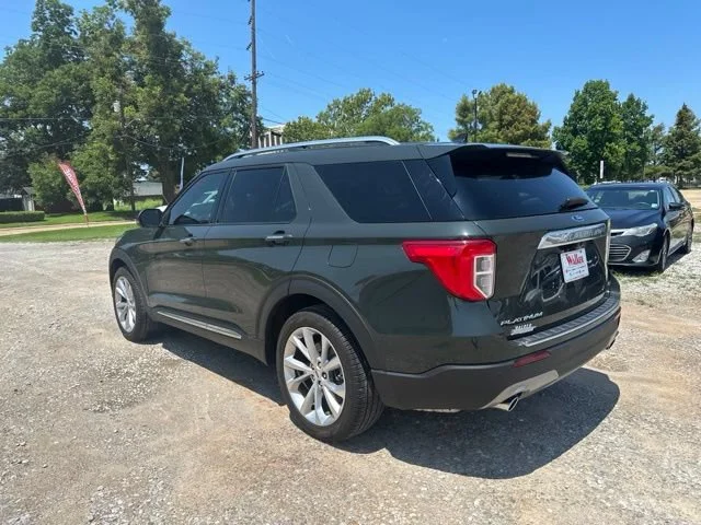 Used 2023 Green Ford Platinum image 9
