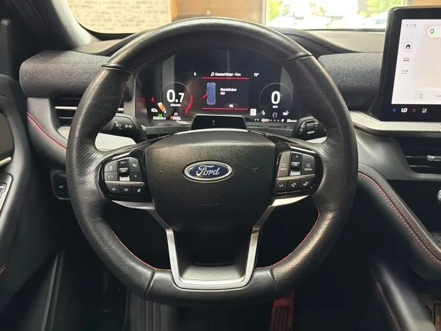 Used 2025 Agate Black Metallic Ford ST-Line image 19