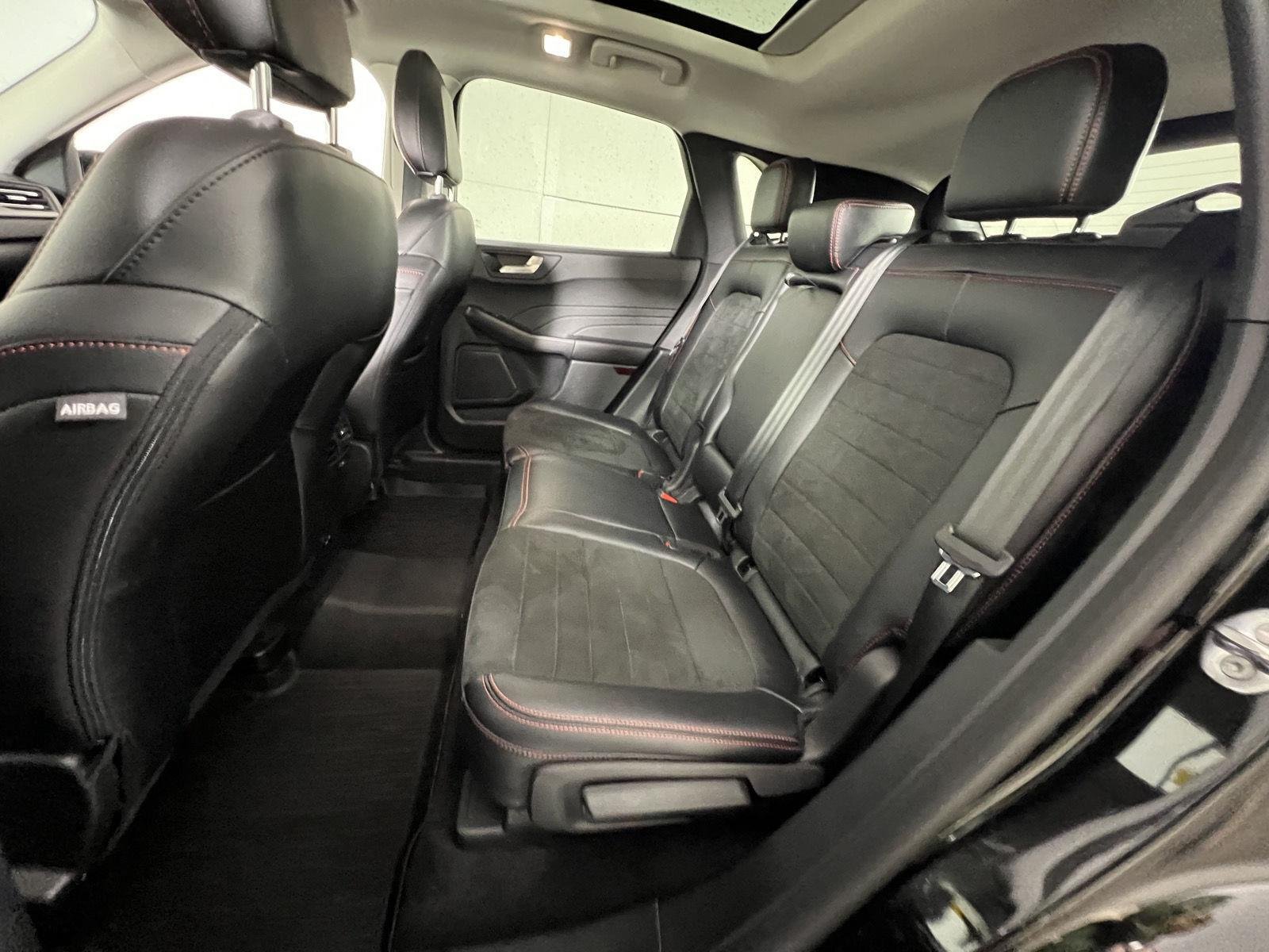 Used 2022 Black Metallic Ford SEL image 20