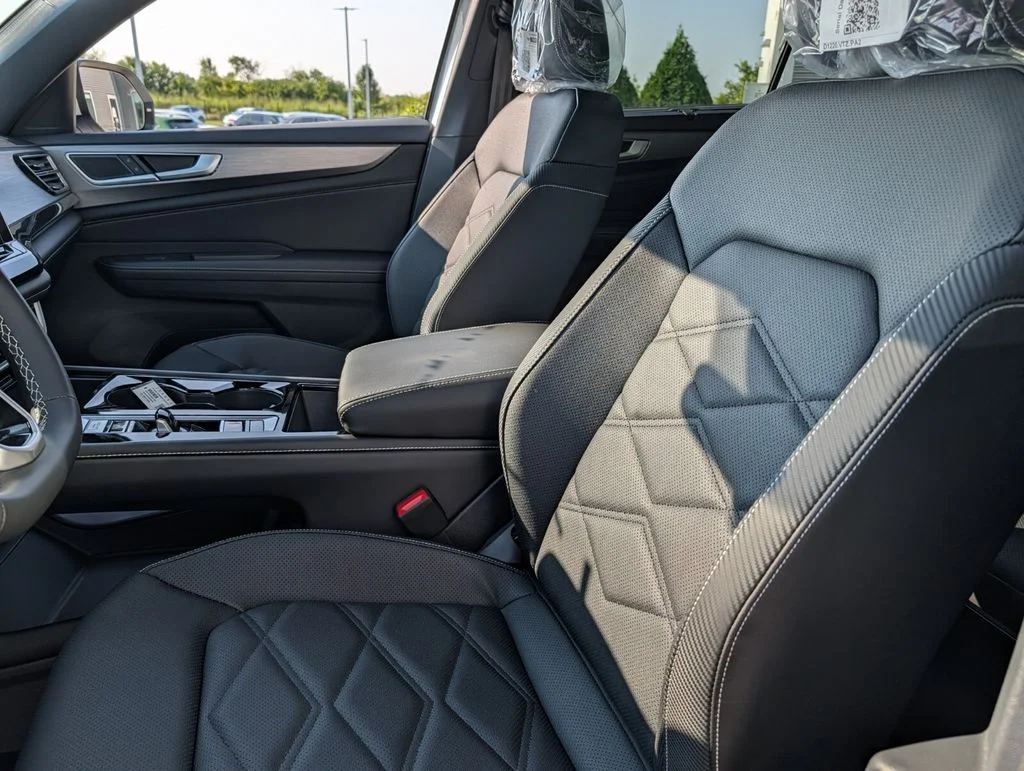 New 2026 White/off-white Volkswagen 2.0T SE w/Technology image 11