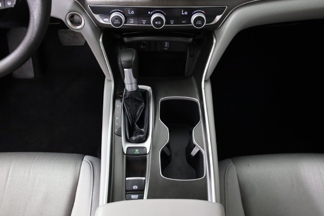 2018 Honda Accord LX - Photo 17