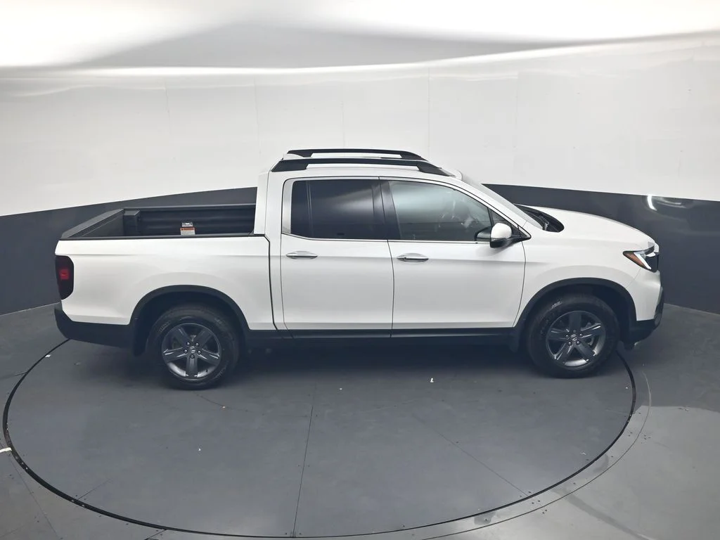 Certified Used 2023 Platinum White Pearl Honda RTL-E image 28