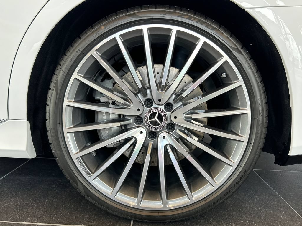 New 2027 MANUFAKTUR Moonlight White Metallic Mercedes-Benz S 580 image 56