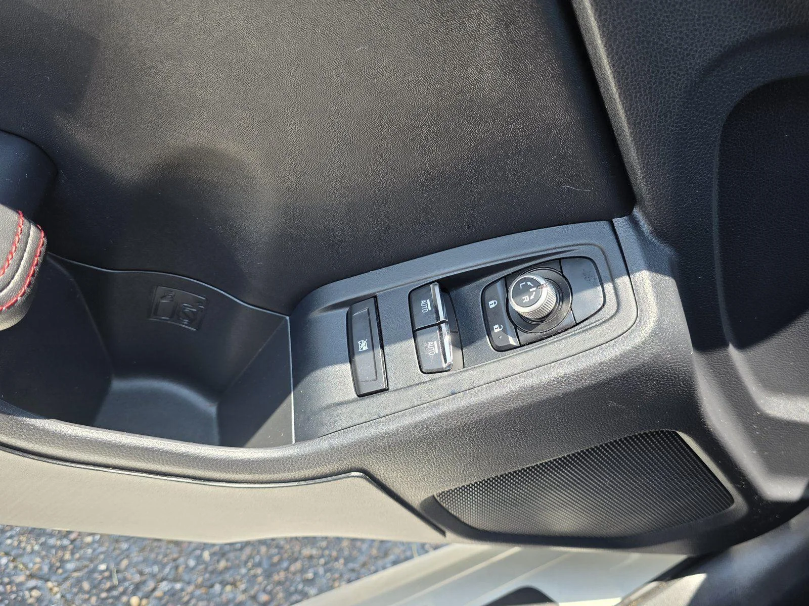 Used 2023 Crystal White Pearl Subaru Limited image 22