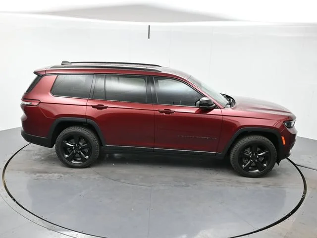 Used 2021 Velvet Red Pearlc Jeep Altitude image 39