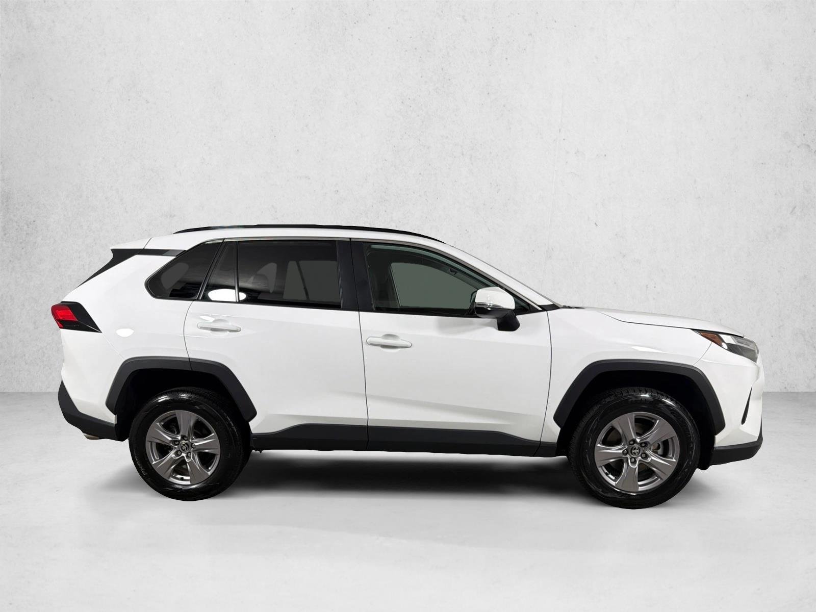 Used 2025 Ice Cap Toyota XLE image 2