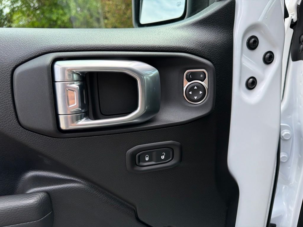 New 2026 Bright White Clearcoat Jeep 85th Anniversary Edition image 13