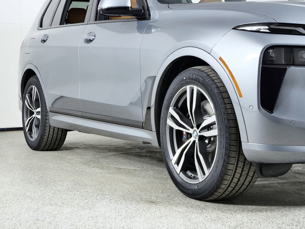 Used 2026 Skyscraper Grey Metallic BMW xDrive40i image 7