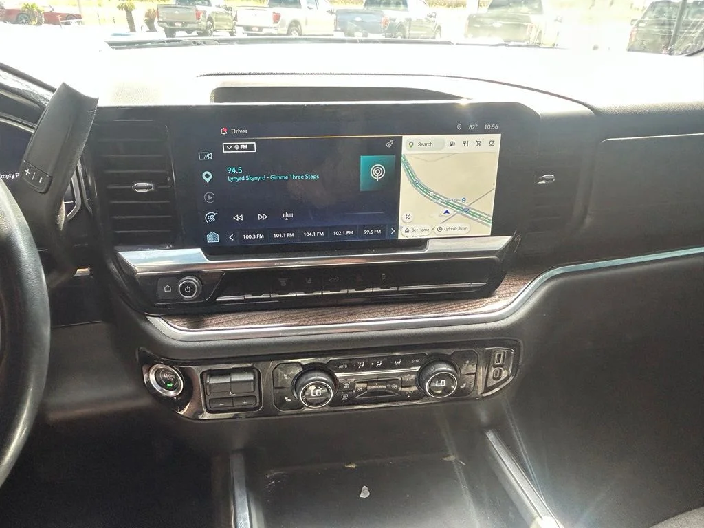 Used 2024 White Chevrolet LT image 14