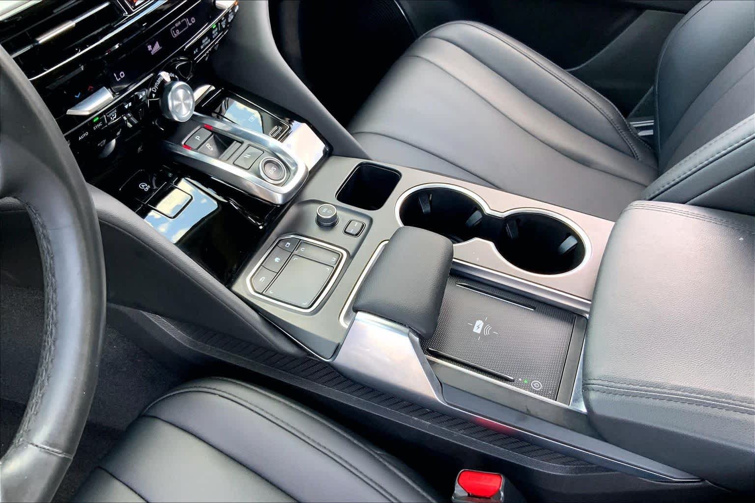 Used 2024 Liquid Carbon Metallic Acura  image 17