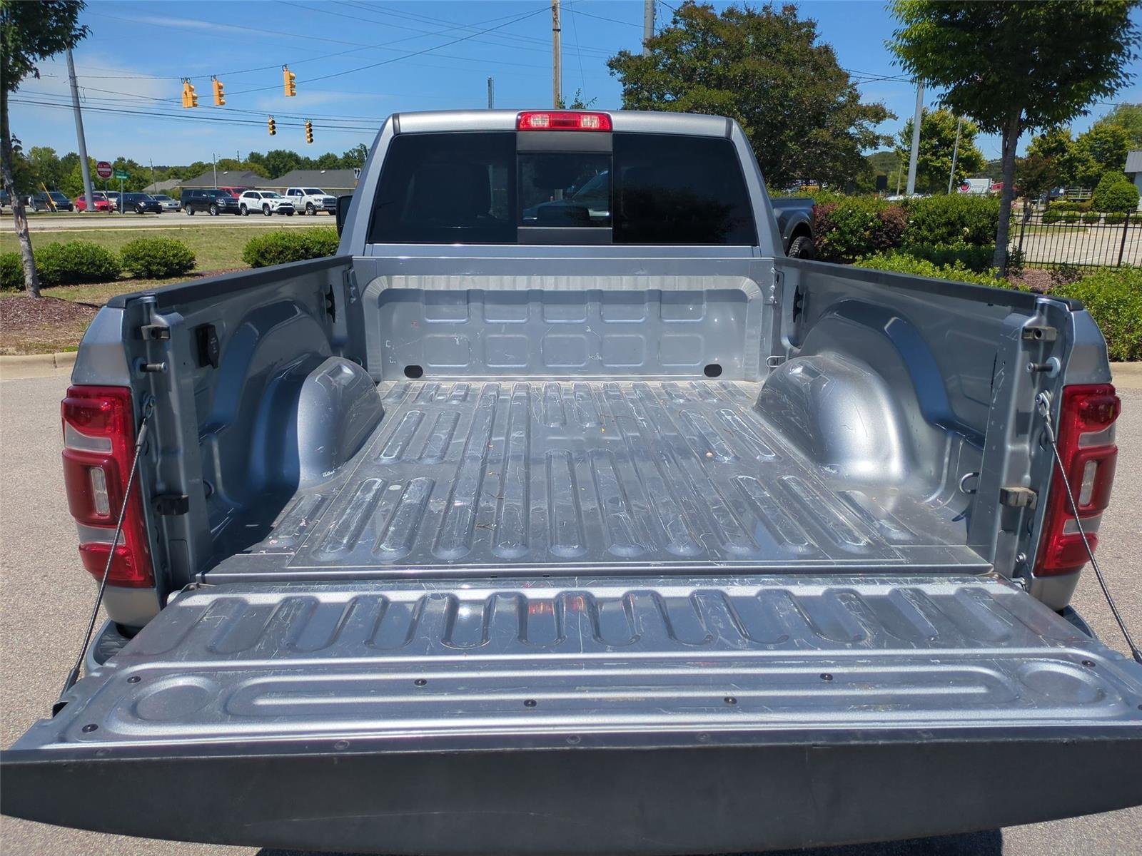 Used 2024 Billet Silver Metallic Clearcoat Ram Laramie image 34