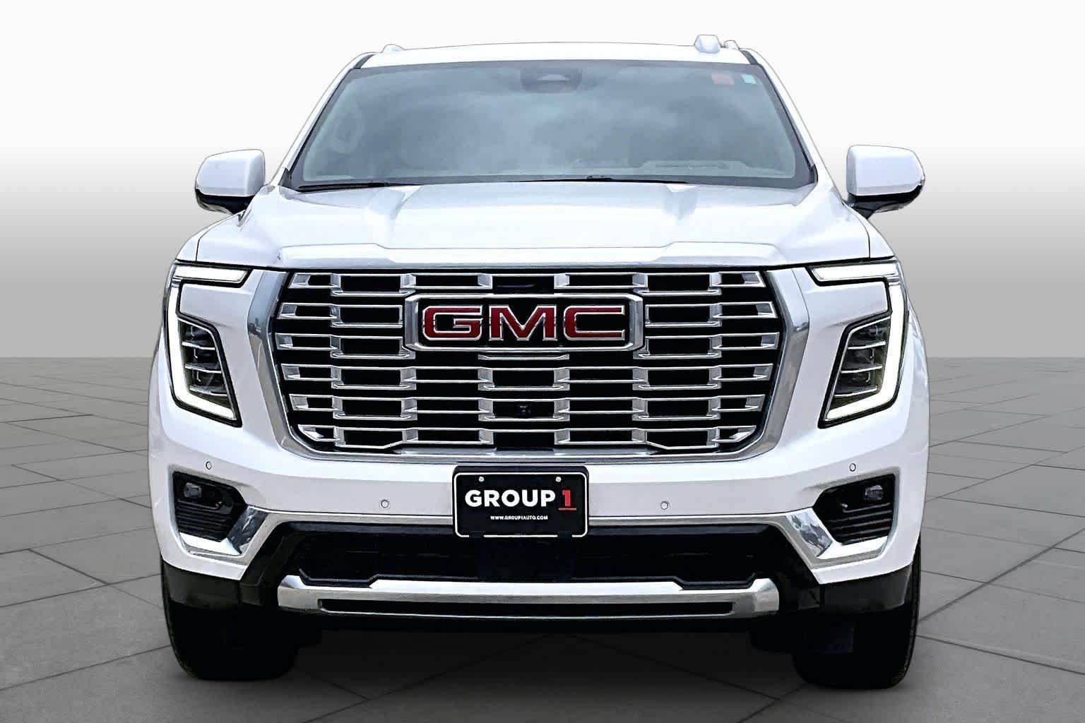 Used 2025 White Frost Tricoat GMC Denali image 4