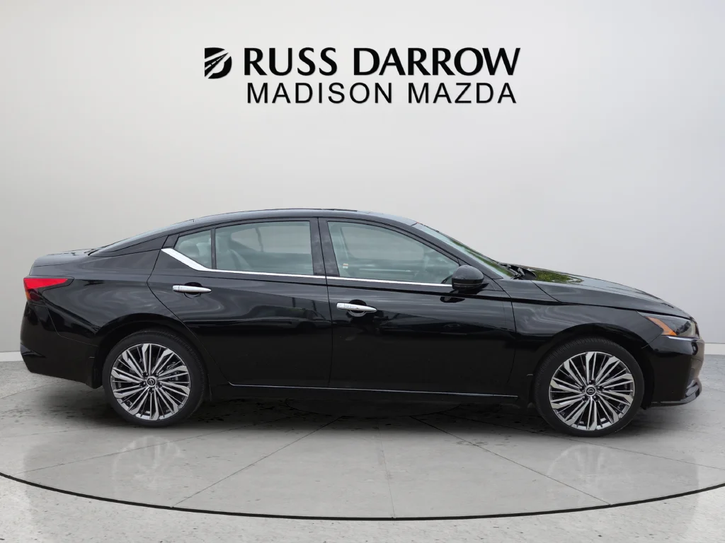Used 2024 Black Nissan 2.5 SL image 6