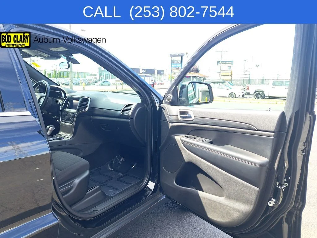 Used 2020 Black Jeep Laredo E image 14