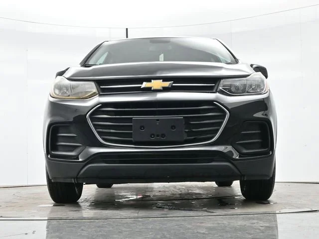 Used 2017 MOSAIC BLACK METALLIC Chevrolet LS image 21