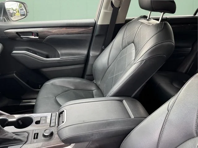 Used 2021 White Toyota Platinum image 7