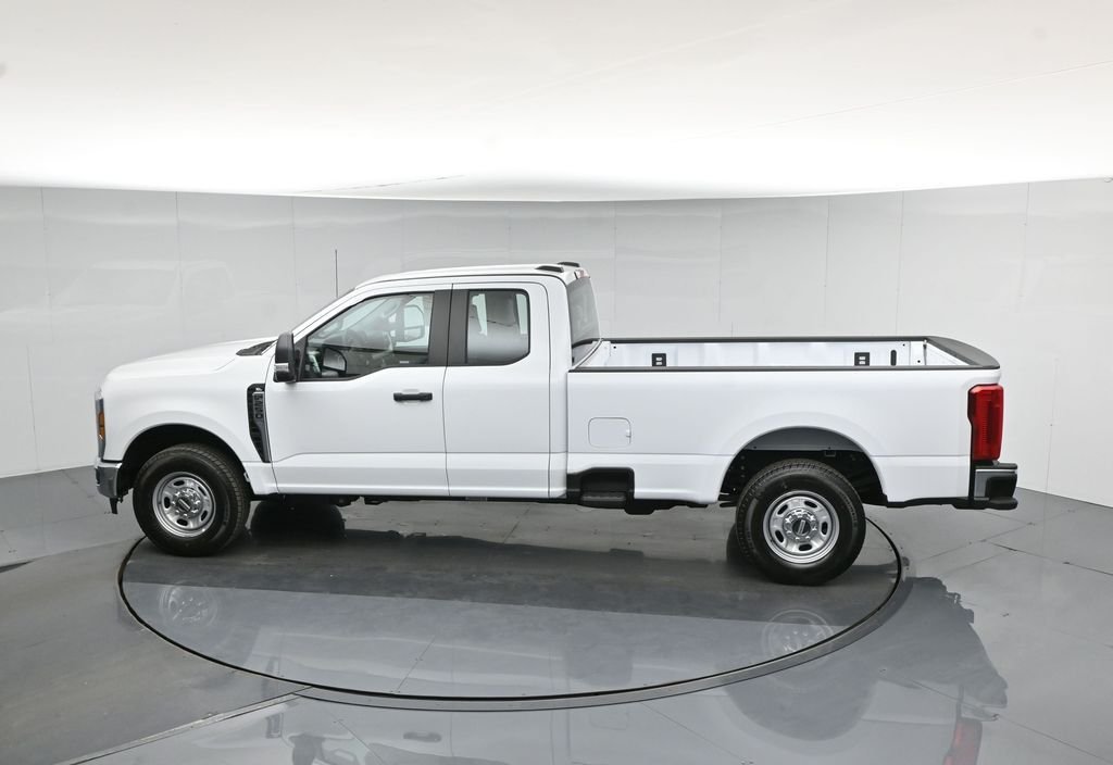 New 2026 Oxford White Ford XL image 51