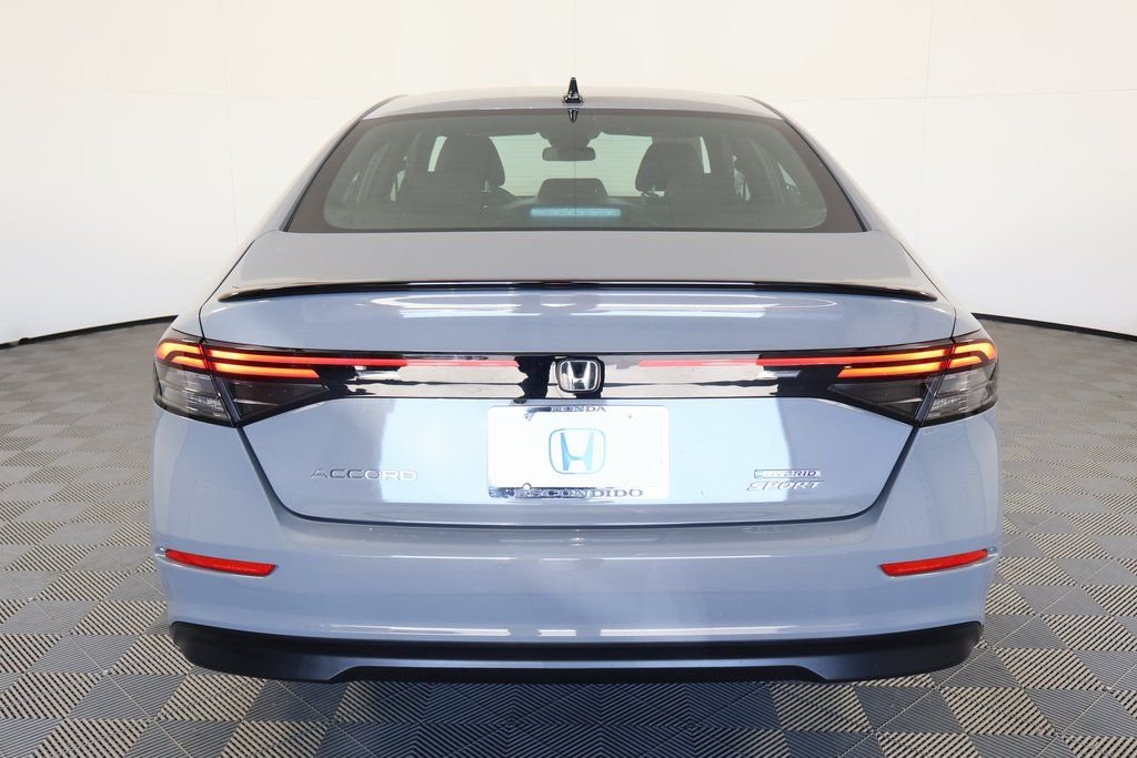 Used 2025 Urban Gray Pearl Honda Sport image 5
