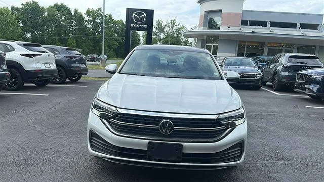 Used 2023 Volkswagen Jetta SE with VIN 3VW7M7BU7PM048661 for sale in Rensselaer, NY