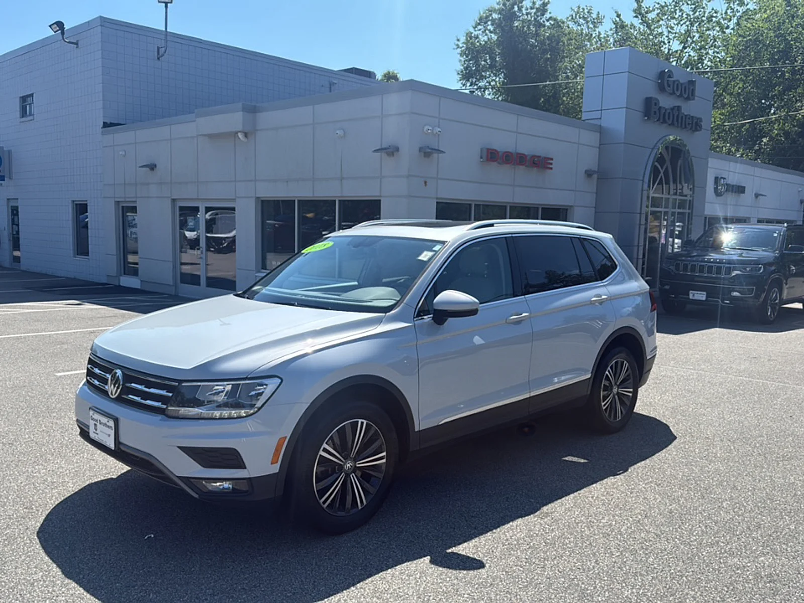 2018 Volkswagen Tiguan 2.0T SEL 4Motion's photo