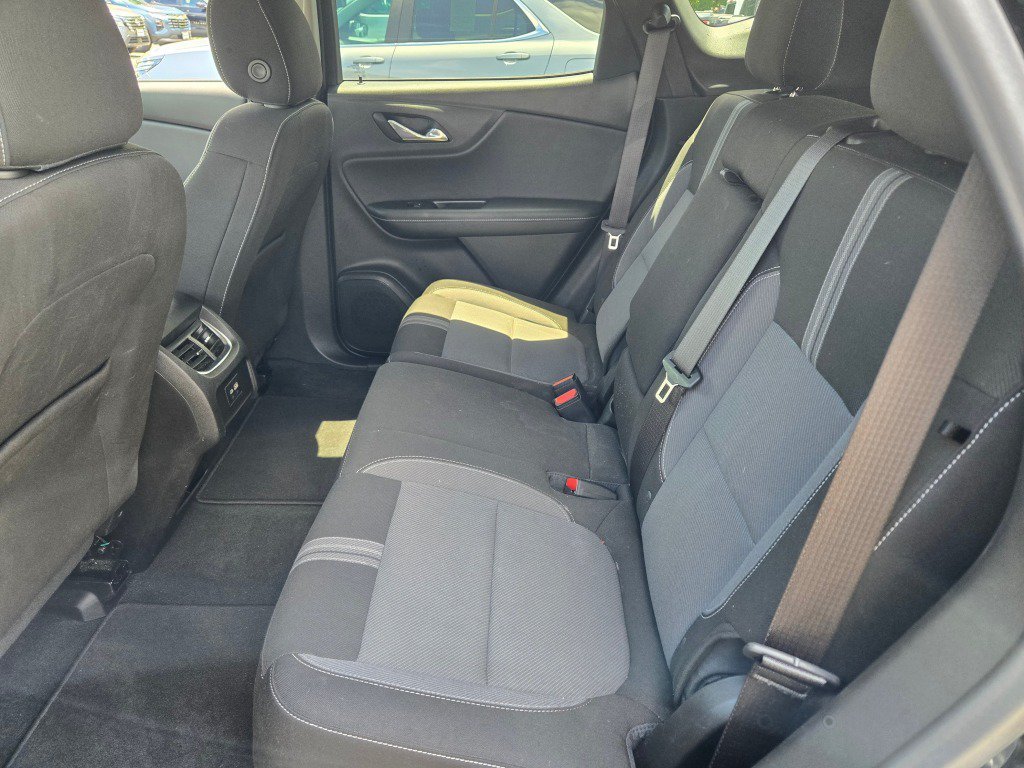 Used 2025 Black Chevrolet 2LT image 17