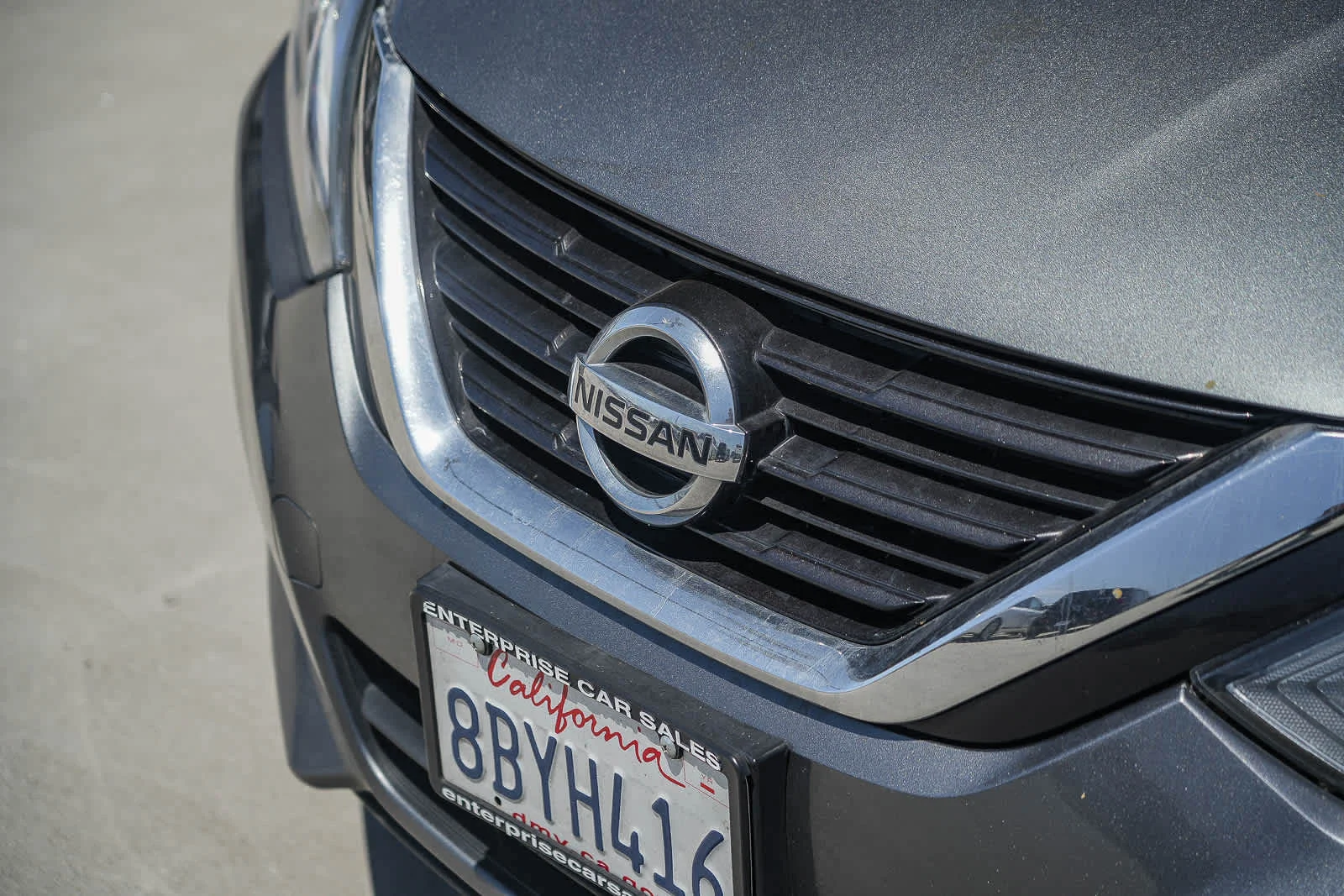 Used 2018 Gun Metallic Nissan 2.5 SV image 3