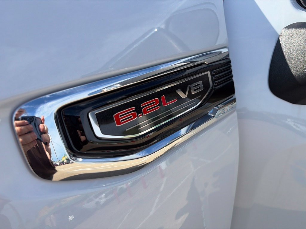 New 2026 Glacier White Tricoat GMC SLT image 8