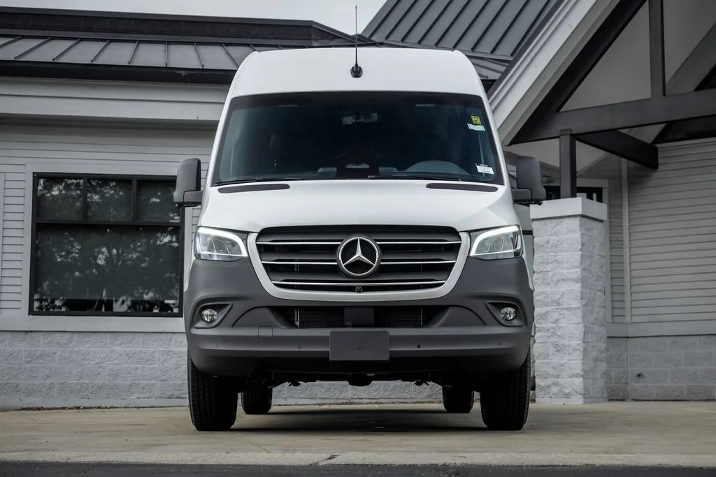 New 2026 Arctic White Mercedes-Benz Cargo 144 WB image 38
