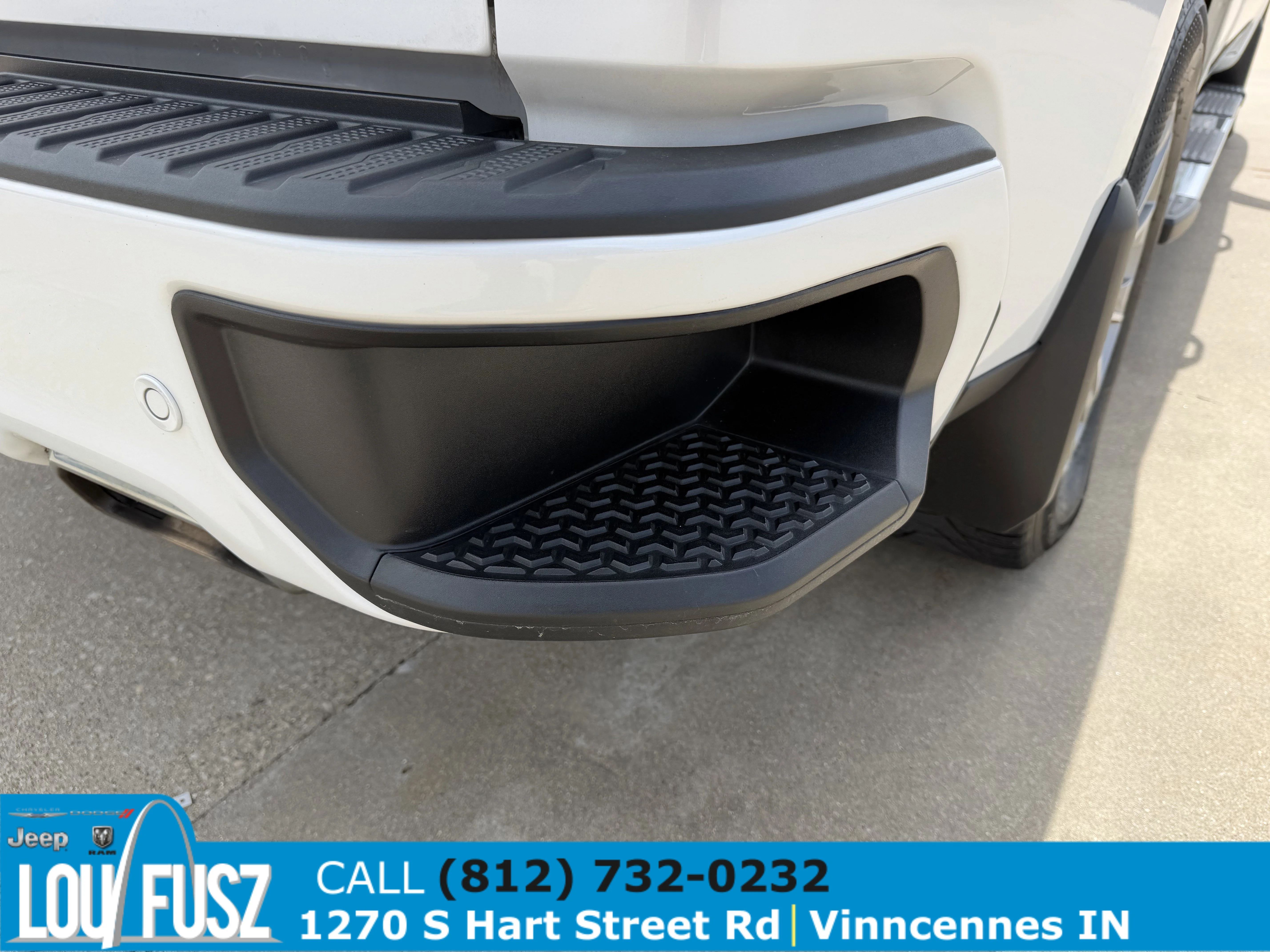 Used 2022 White Chevrolet High Country image 9
