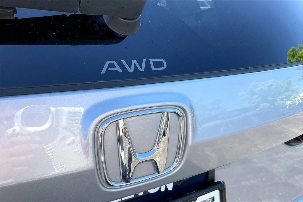 Used 2023 Silver Honda EX-L image 9