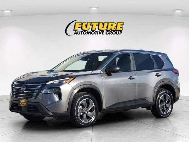 Used 2024 Gray Nissan SV image 5