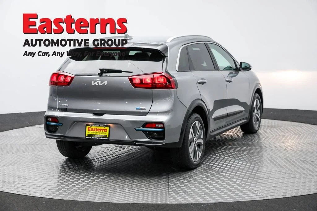 Used 2022 Gray Kia EX image 5