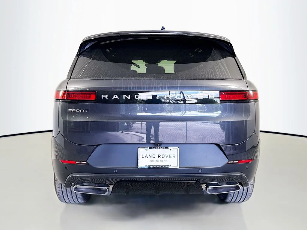 New 2026 Carpathian Grey Land Rover SE image 6